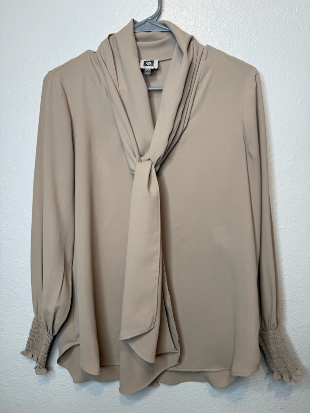 Anne Klein Beige Bow Tie Front Drape Neck Smocked Cuffs Blouse Size Small